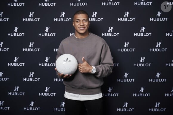 Kylian Mbappé visite la manufacture Hublot à Nyon, en Suisse. Novembre 2019.