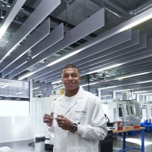 Kylian Mbappé visite la manufacture Hublot à Nyon, en Suisse. Novembre 2019.