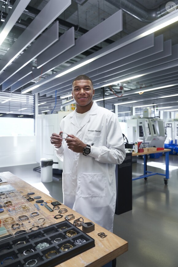 Kylian Mbappé visite la manufacture Hublot à Nyon, en Suisse. Novembre 2019.