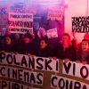 Des manifestants réunis devant le cinéma Champo à Paris, le 12 novembre 2019. Ils se sont opposés à l'avant-première de "J'accuse", le nouveau film de Roman Polanski, récemment accusé d'agression sexuelle par la Française Valentine Monnier.