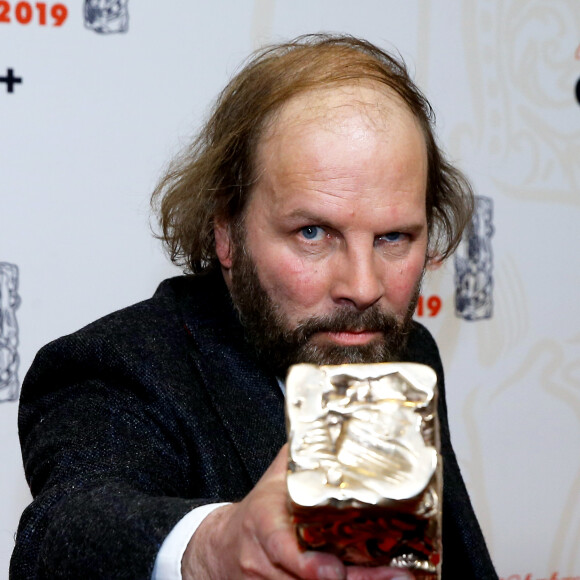 Philippe Katerine (César du meilleur acteur dans un second rôle pour le film "Le Grand Bain") - Pressroom de la 44e cérémonie des César à la salle Pleyel à Paris. Le 22 février 2019 © Borde-Jacovides / Bestimage