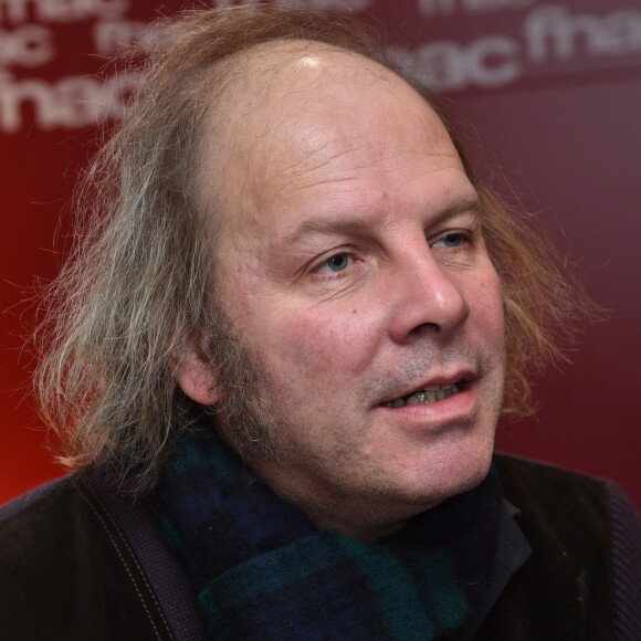 Exclusif - Philippe Katerine dédicace son nouvel album "Confessions" à la Fnac des Ternes à Paris le 9 novembre 2019. © Giancarlo Gorassini/Bestimage
