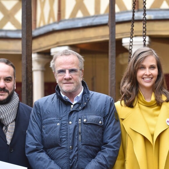 Alain Suguenot (maire de Beaune), François-Xavier Demaison, Christophe Lambert, Ophélie Meunier et le Professeur Gérard Saillant - 159ème vente aux enchères des vins des Hospices de Beaune le 17 novembre 2019. © Giancarlo Gorassini/Bestimage