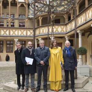 Alain Suguenot (maire de Beaune), François-Xavier Demaison, Christophe Lambert, Ophélie Meunier et le Professeur Gérard Saillant - 159ème vente aux enchères des vins des Hospices de Beaune le 17 novembre 2019. © Giancarlo Gorassini/Bestimage