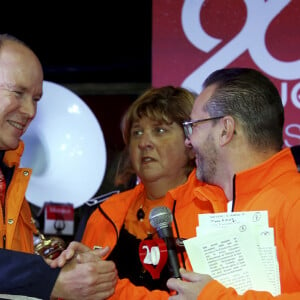 Le prince Albert II de Monaco donne le départ de la 20ème édition de la course caritative "No finish Line" à Monaco le 16 novembre 2019. © Jean-François Ottonello / Nice Matin / Bestimage