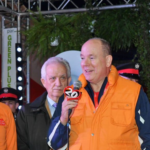 Le prince Albert II de Monaco durant le départ de la 20ème "No Finish Line" à Monaco le 16 novembre 2019. © Bruno Bébert / Bestimage