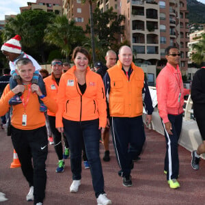 Le prince Albert II de Monaco durant le départ de la 20ème "No Finish Line" à Monaco le 16 novembre 2019. © Bruno Bébert / Bestimage