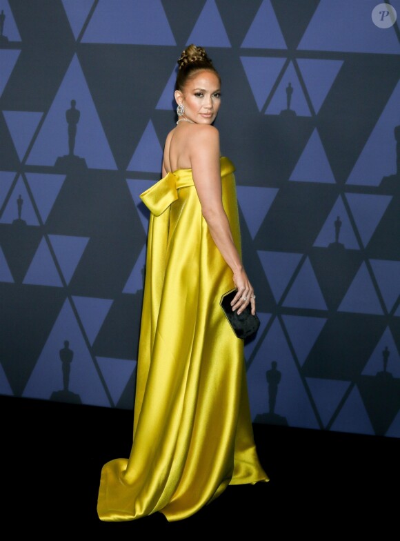 Jennifer Lopez au photocall de la 11ème édition des "Annual Governors Awards" au Hollywood & Highland Center à Los Angeles, le 27 octobre 2019.