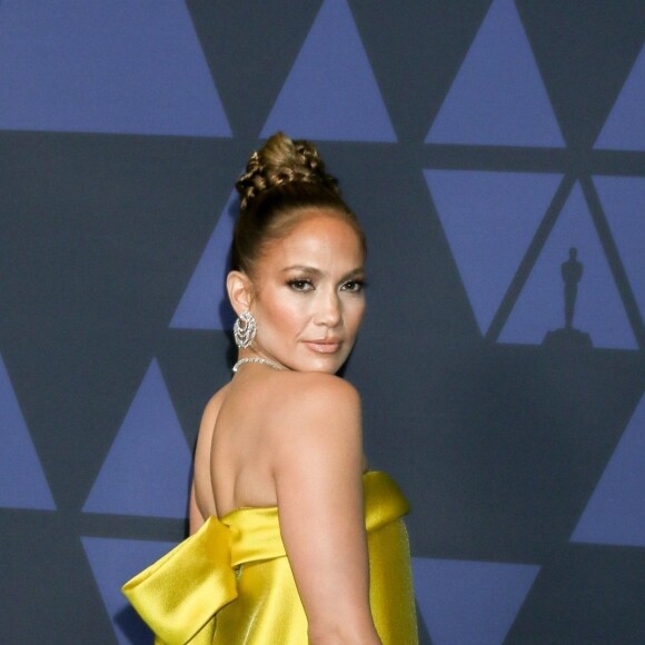 Jennifer Lopez au photocall de la 11ème édition des "Annual Governors Awards" au Hollywood & Highland Center à Los Angeles, le 27 octobre 2019.