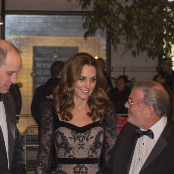 Kate Middleton, duchesse de Cambridge, en robe Alexander McQueen, et le prince William assistaient le 18 novembre 2019 au Palladium Theatre à Londres à la Royal Variety Performance, gala annuel au profit de la Royal Variety Charity qui soutient les professionnels du divertissement dans le besoin.