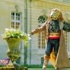 Portrait et performance du Lion, personnage de "Mask Singer", sur TF1.