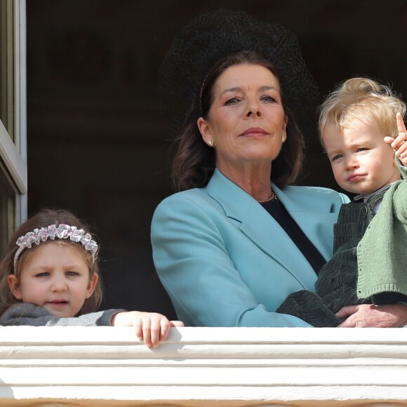 La princesse Caroline de Hanovre et ses petits-enfants Francesco, Sacha, India et Maximilian - La famille princière de Monaco au balcon du palais lors de la Fête nationale monégasque à Monaco. Le 19 novembre 2019 © Dominique Jacovides / Bestimage