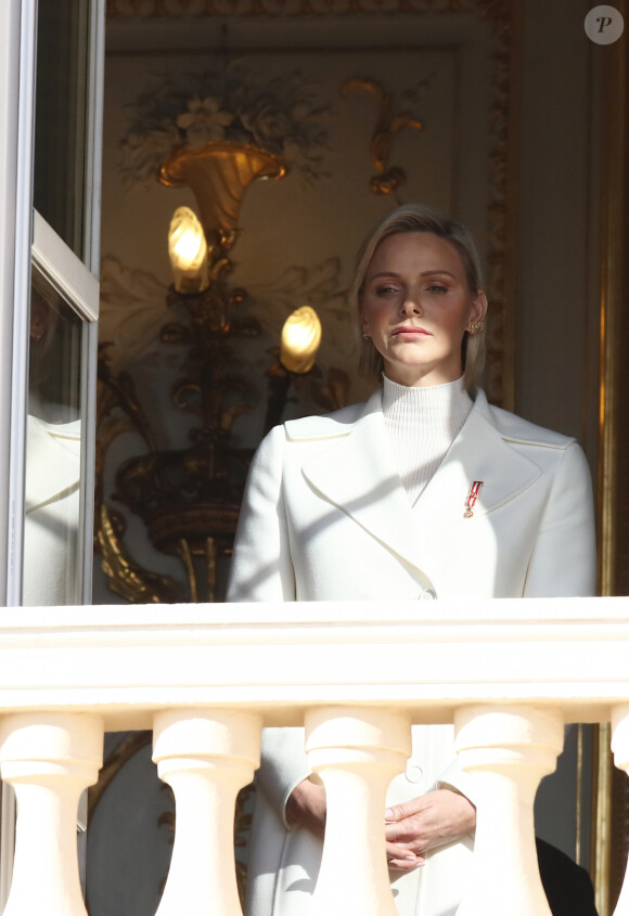 La princesse Charlene de Monaco - La famille princière de Monaco au balcon du palais lors de la Fête nationale monégasque à Monaco. Le 19 novembre 2019 © Dominique Jacovides / Bestimage
