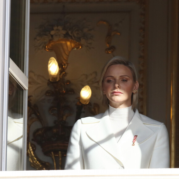 La princesse Charlene de Monaco - La famille princière de Monaco au balcon du palais lors de la Fête nationale monégasque à Monaco. Le 19 novembre 2019 © Dominique Jacovides / Bestimage