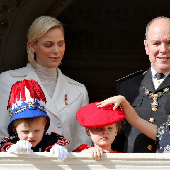La princesse Charlene et le prince Albert II de Monaco, leurs enfants le prince Jacques et la princesse Gabriella, Kaia Rose Wittstock - La famille princière de Monaco au balcon du palais lors de la Fête nationale monégasque à Monaco. Le 19 novembre 2019 © Dominique Jacovides / Bestimage