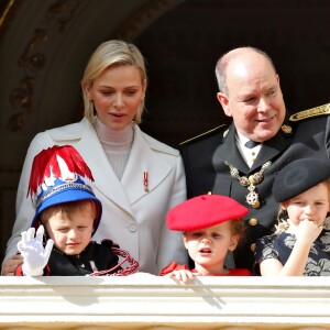 La princesse Charlene et le prince Albert II de Monaco, leurs enfants le prince Jacques et la princesse Gabriella, Kaia Rose Wittstock - La famille princière de Monaco au balcon du palais lors de la Fête nationale monégasque à Monaco. Le 19 novembre 2019 © Dominique Jacovides / Bestimage