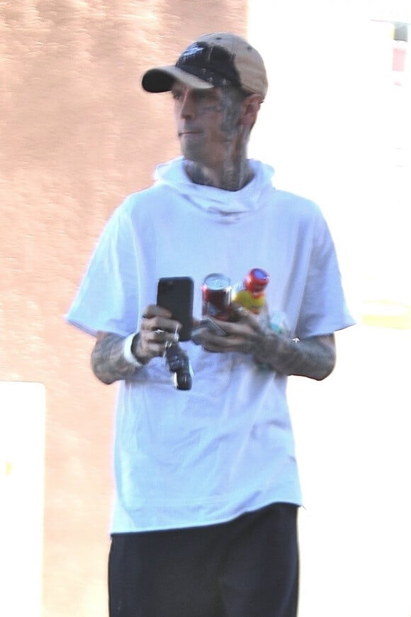 Exclusif - Aaron Carter est allé faire des courses dans une station essence à Los Angeles, le 18 novembre 2019
