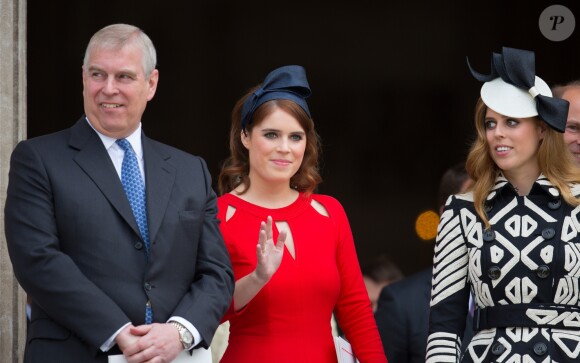 Le prince Andrew et ses filles la princesse Eugenie d'York et la princesse Beatrice d'York au Guildhall de Londres à la suite de la messe de l'anniversaire de la reine Elizabeth II le 10 juin 2016.