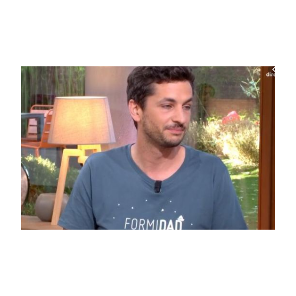 Benjamin Muller, chroniqueur dans l'émission Les Maternelles sur France 5 - Captures d'écran