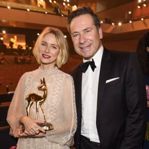 Naomi Watts et Volker Maier à la soirée des "Bambi Awards 2019" à Baden-Baden, le 21 novembre 2019.
