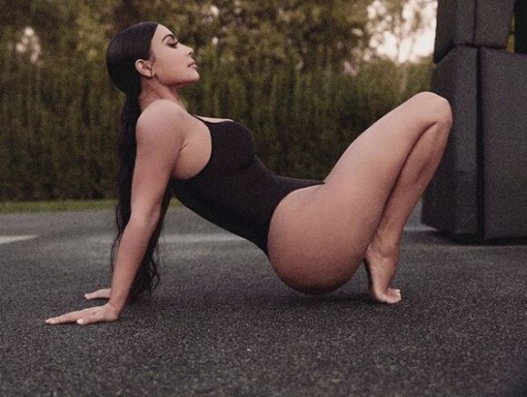 Kim Kardashian photographiée par Jackie Nickerson pour la marque Skims. Novembre 2019.
