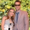 Justin Hartley et sa femme Chrishell Stause au photocall de la 10e édition de la soirée "Veuve Clicquot Polo Classic" à Los Angeles, le 5 octobre 2019.