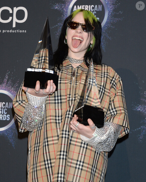 Billie Eilish à la press room de la 47e soirée annuelle des American Music Awards au théâtre Microsoft à Los Angeles, le 24 novembre 2019.