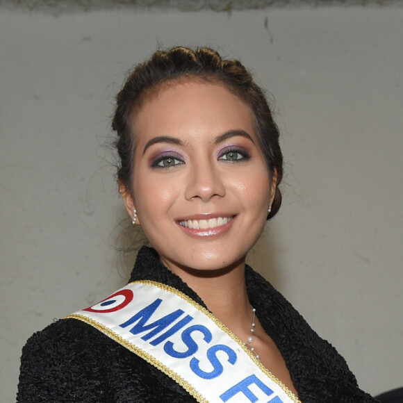 Vaimalama Chaves (Miss France 2019) en visite dans les écuries de l'hippodrome lors du Grand Prix de France 2019 à l'hippodrome de Vincennes à Paris, France, le 10 février 2019. Pour célébrer le nouvel an chinois (l'année du cochon), de nombreuses animations asiatiques se sont déroulées sur l'hippodrome de Vincennes. © Coadic Guirec/Bestimage