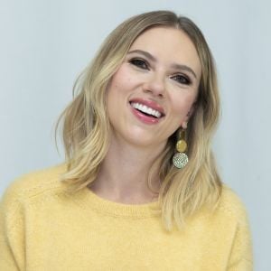 Scarlett Johansson à la conférence de presse de "Jojo Rabbit" et de "Marriage Story" à l'hôtel Four Seasons de Beverly Hills le 25 octobre 2019.