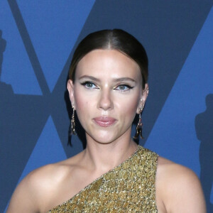 Scarlett Johansson au photocall de la 11e édition des "Annual Governors Awards" au Hollywood & Highland Center à Los Angeles, le 27 octobre 2019.