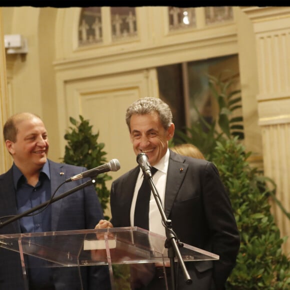 Exclusif - Nicolas Sarkozy, Rodolphe Oppenheimer, Isabelle Debré et les autres lauréats - Nicolas Sarkozy se voit décerner le 13e Prix Edgar Faure, lors d'une cérémonie organisée à la mairie du XVIème arrondissement. Paris le 12 novembre 2019. © Alain Guizard/Bestimage