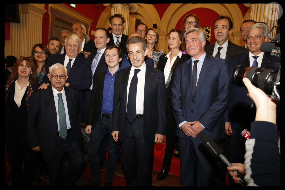 Exclusif - Nicolas Sarkozy et le jury - Nicolas Sarkozy se voit décerner le 13e Prix Edgar Faure, lors d'une cérémonie organisée à la mairie du XVIème arrondissement. Paris le 12 novembre 2019. © Alain Guizard/Bestimage