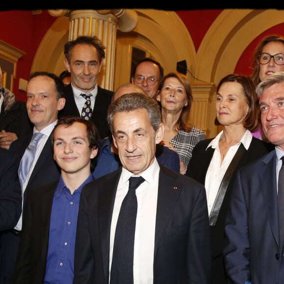 Exclusif - Nicolas Sarkozy et le jury - Nicolas Sarkozy se voit décerner le 13e Prix Edgar Faure, lors d'une cérémonie organisée à la mairie du XVIème arrondissement. Paris le 12 novembre 2019. © Alain Guizard/Bestimage