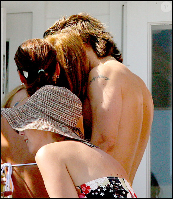 Harry Morton et Lindsay Lohan passent la journée à Malibu Beach, le 27 août 2006. Fête sur la plage "Carbon Beach".