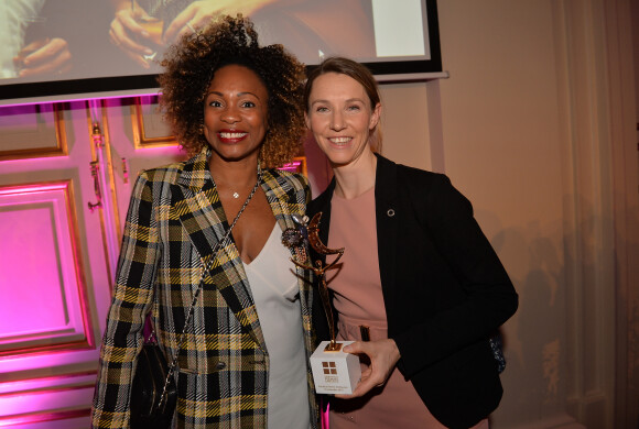 Laura Flessel-Colovic et Marie-Amélie Le Fur (triple championne paralympique en athlétisme) assistent à la soirée de remise du Prix de la femme d'Influence à Paris le 25 novembre 2019. © Veeren/Bestimage