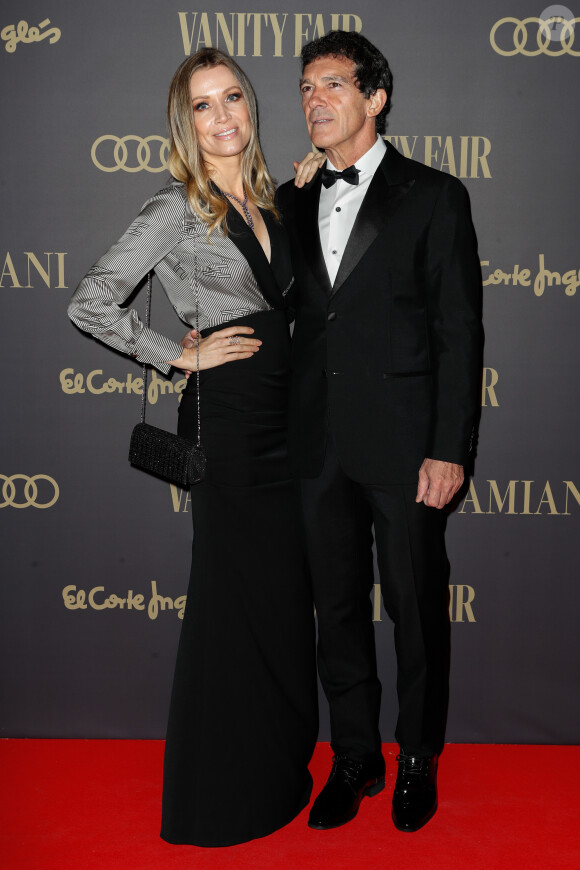 Antonio Banderas et sa compagne Nicole Kimpel assistent à la cérémonie des "Vanity Fair Personality of the Year Awards 2019" à Madrid, le 25 novembre 2019.