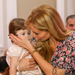 Exclusif - Adriana Karembeu, sa fille Nina Ohanian - Adriana reçoit la médaille Charles Aznavour à la soirée caritative organisée au Palais du Pharo, au profit de l'école arménienne Abovian. Marseille, le 26 octobre 2019. © Philippe Doignon / Bestimage