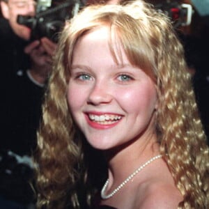 Kirsten Dunst (Judy Shepherd, dans "Jumanji") à la première du film "Entretien avec un vampire". Le 10 novembre 1994.