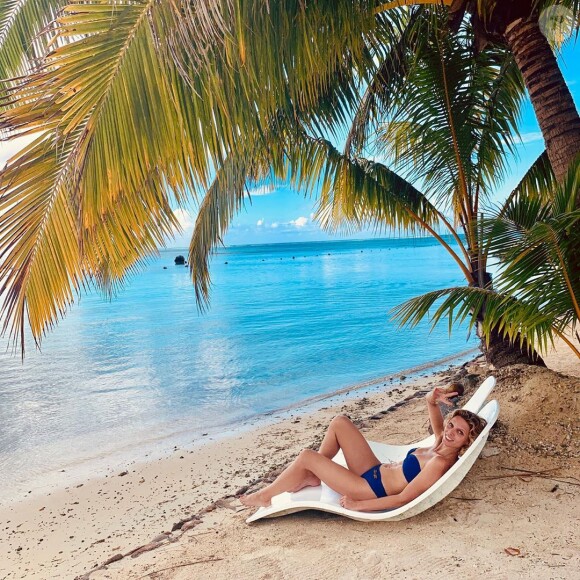 Sylvie Tellier en bikini sur une plage de Tahiti, le 23 novembre 2019
