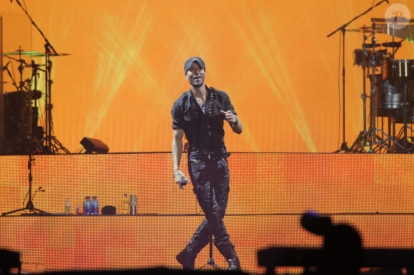 Enrique Iglesias en concert au O2 Arena de Londres le 19 octobre 2018.