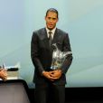 Virgil van Dijk (Prix du meilleur défenseur et du meilleur joueur 2018-2019), Aleksander Ceferin (Président de l'UEFA) lors de la cérémonie du tirage au sort de la phase de poules de l'édition 2019-2020 de la Ligue des Champions à Monaco, le 29 août 2019.