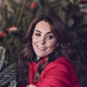 Kate Middleton a participé aux activités caritatives de Noël avec les familles et les enfants lors de sa visite à la "Peterley Manor Farm" à Buckinghamshire. Le 4 décembre 2019