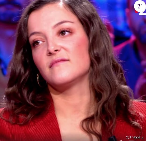 Camille Lellouche fond en larmes devant Michel Cymes sur France 2 - Purepeople