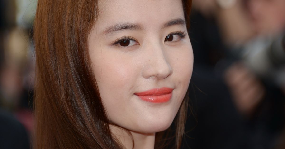 Liu Yifei à la première de Sundown au théâtre Arclight à Hollywood, le