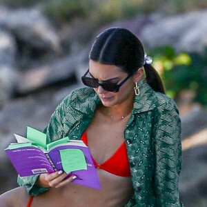 Kendall Jenner prend du bon temps sur le yacht de D.Grutamn, à l'occasion d'Art Basel, à Miami, le 6 décembre 2019. 06/12/2019 - Miami