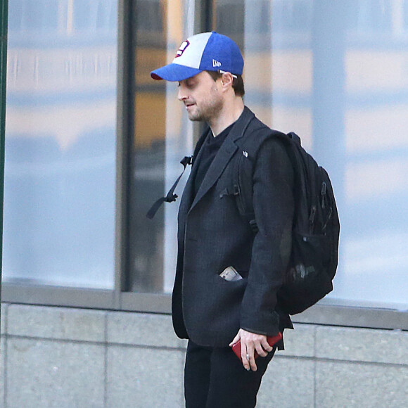 Exclusif - Daniel Radcliffe dans la rue à New York le 26 novembre 2019.