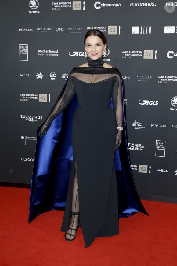 Juliette Binoche assiste aux European Film Awards 2019 à Berlin, le 7 décembre 2019.