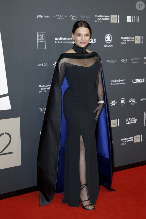 Juliette Binoche assiste aux European Film Awards 2019 à Berlin, le 7 décembre 2019.