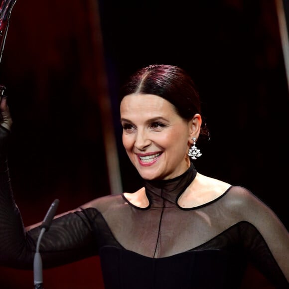 Juliette Binoche assiste aux European Film Awards 2019 à Berlin, le 7 décembre 2019.