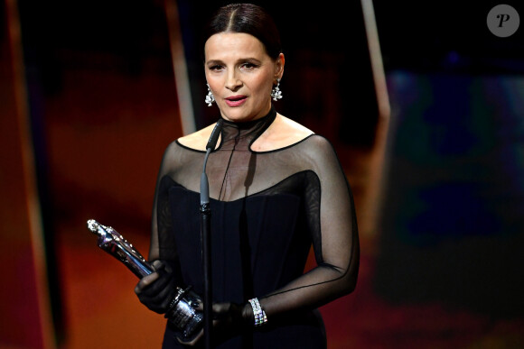 Juliette Binoche assiste aux European Film Awards 2019 à Berlin, le 7 décembre 2019.